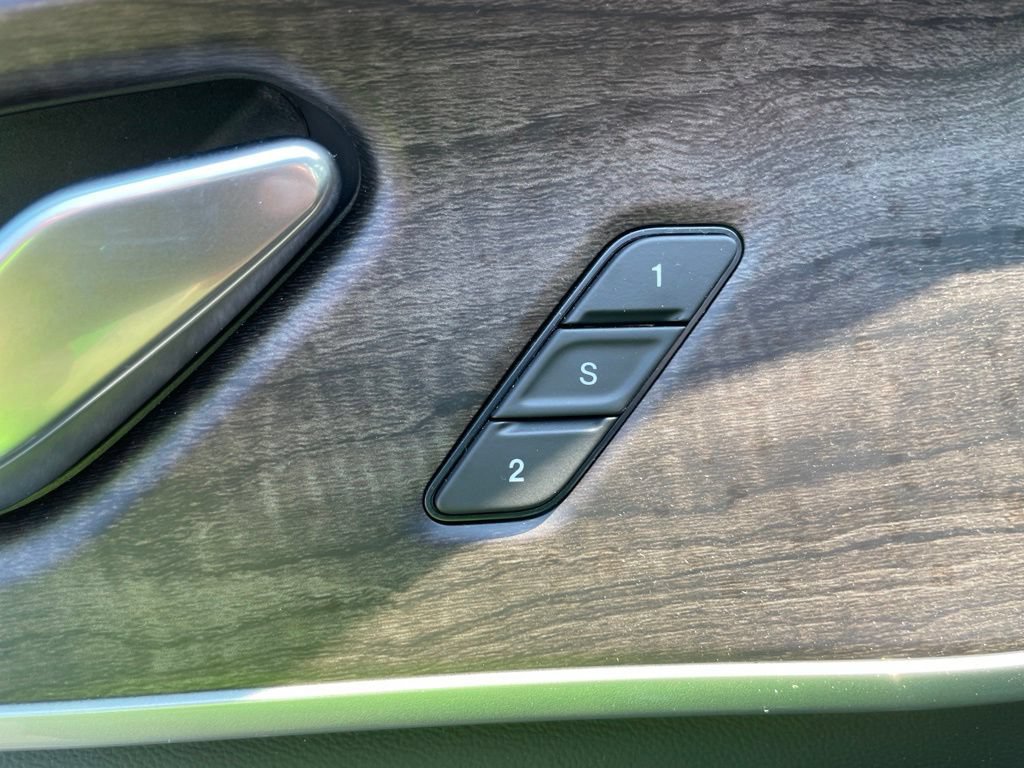 New 2026 Jeep Grand Cherokee Limited w/ Luxury Tech Group II RWD image 23