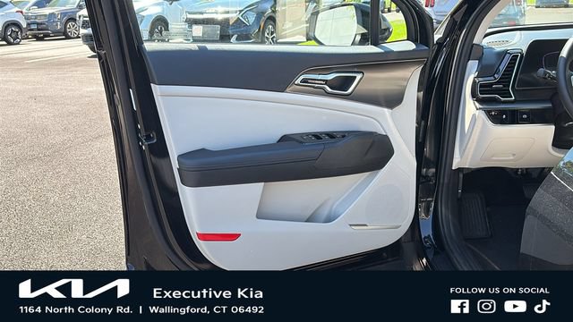 Certified 2025 Kia Sportage EX AWD/4WD image 9
