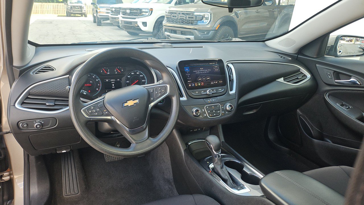 Used 2024 Chevrolet Malibu LT FWD image 15