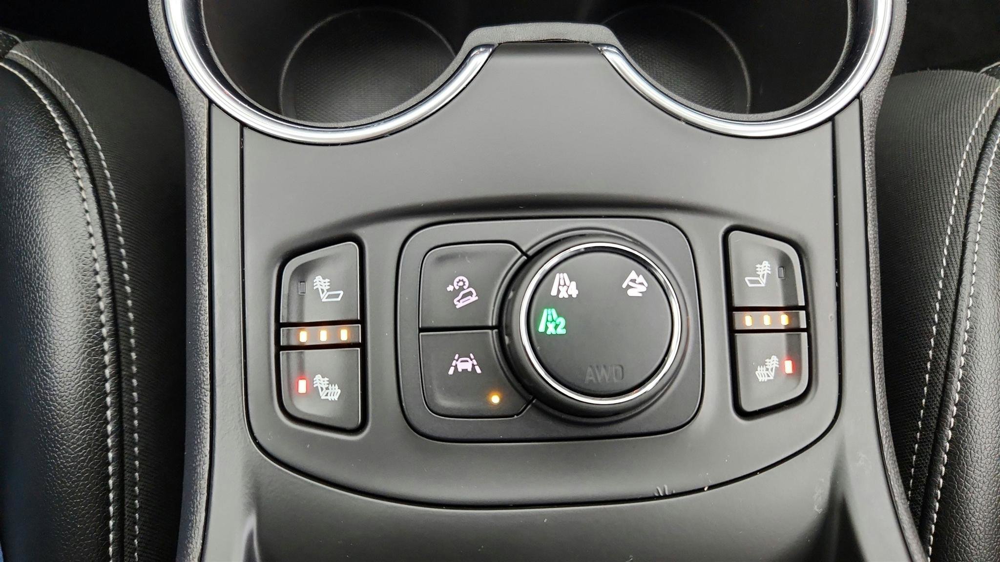 Used 2024 GMC Terrain SLT image 33