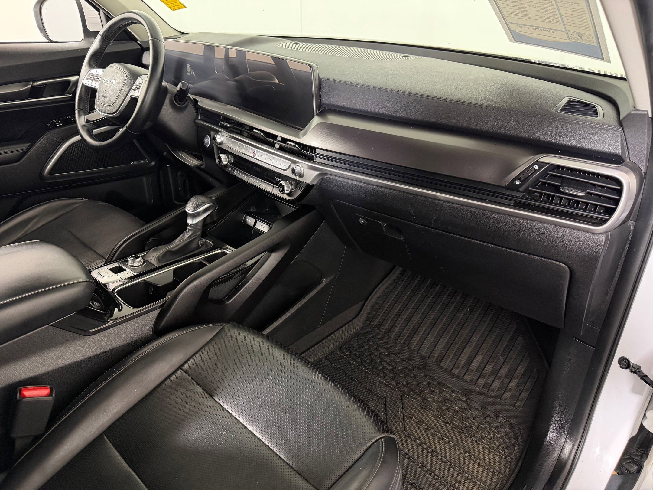 Used 2024 Kia Telluride LX image 24