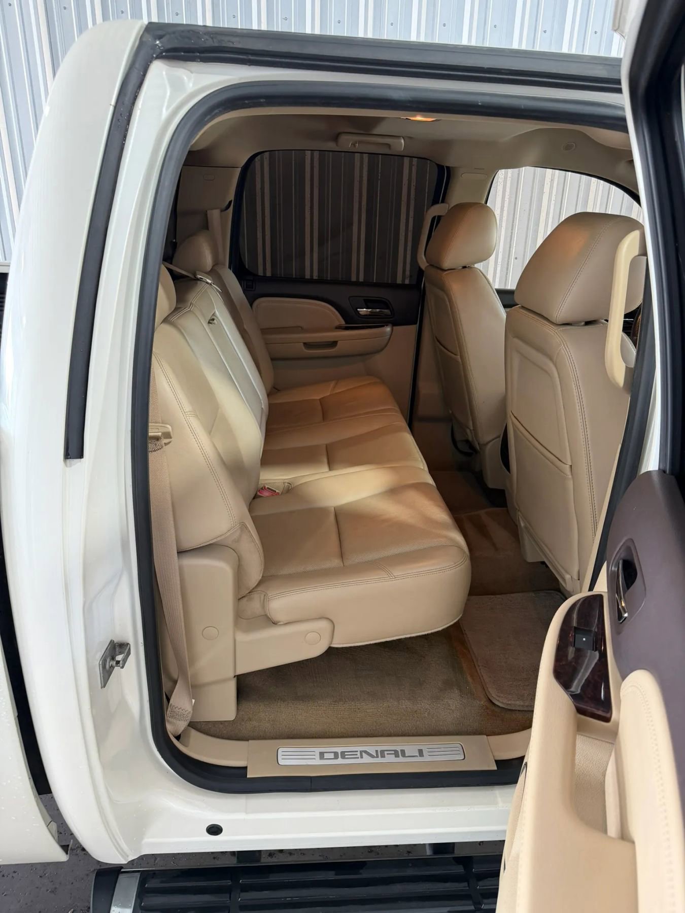 Used 2010 GMC Sierra 1500 Denali image 23