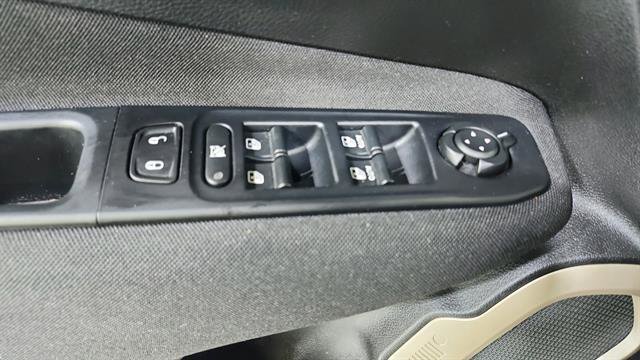 Used 2017 Jeep Renegade Sport w/ Power & Air Group FWD image 18