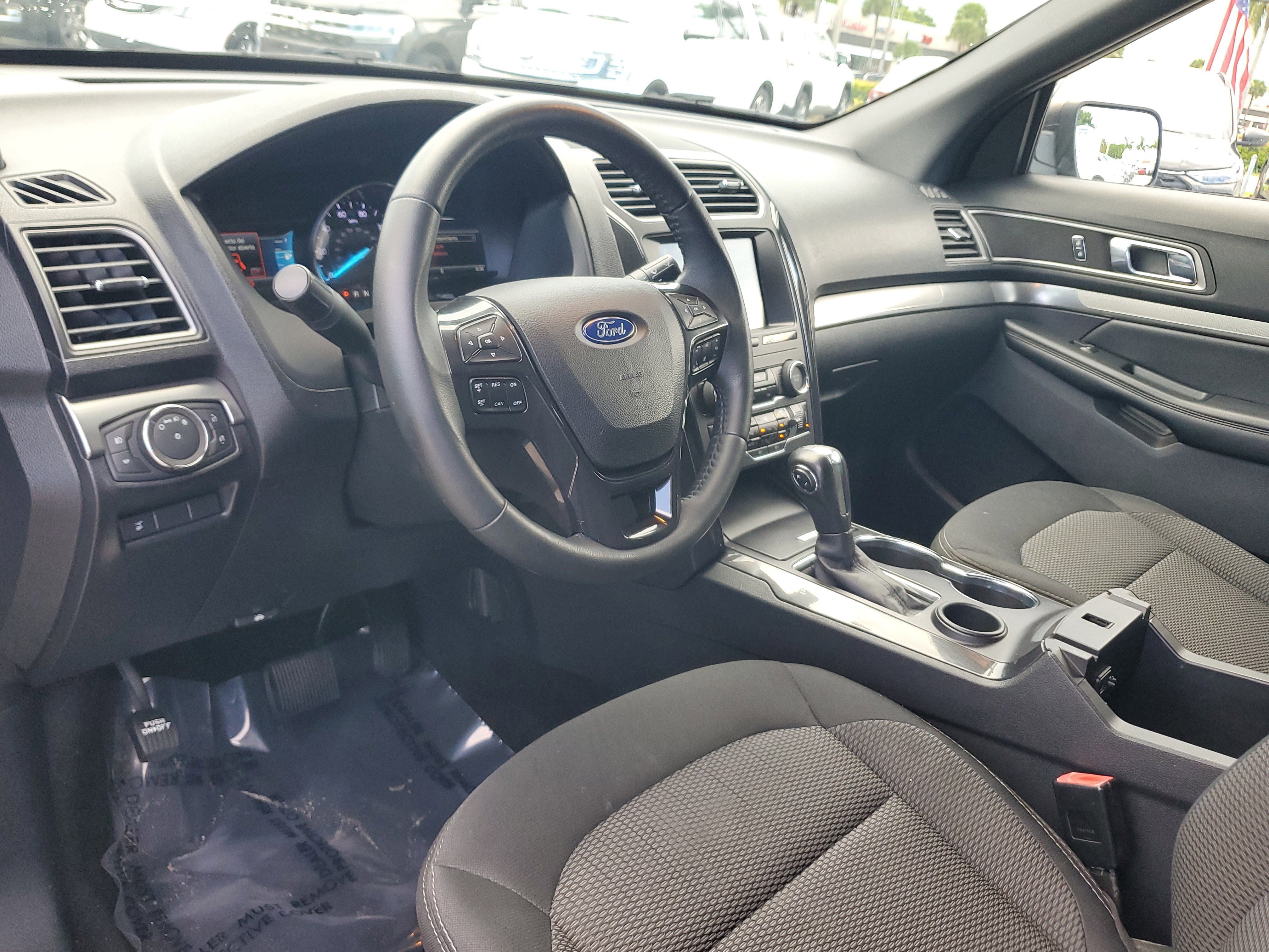 Used 2019 Ford Explorer XLT w/ Equipment Group 201A image 9