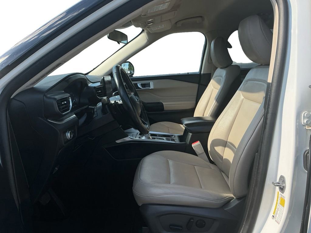 Used 2020 Ford Explorer XLT w/ Equipment Group 202A RWD image 14