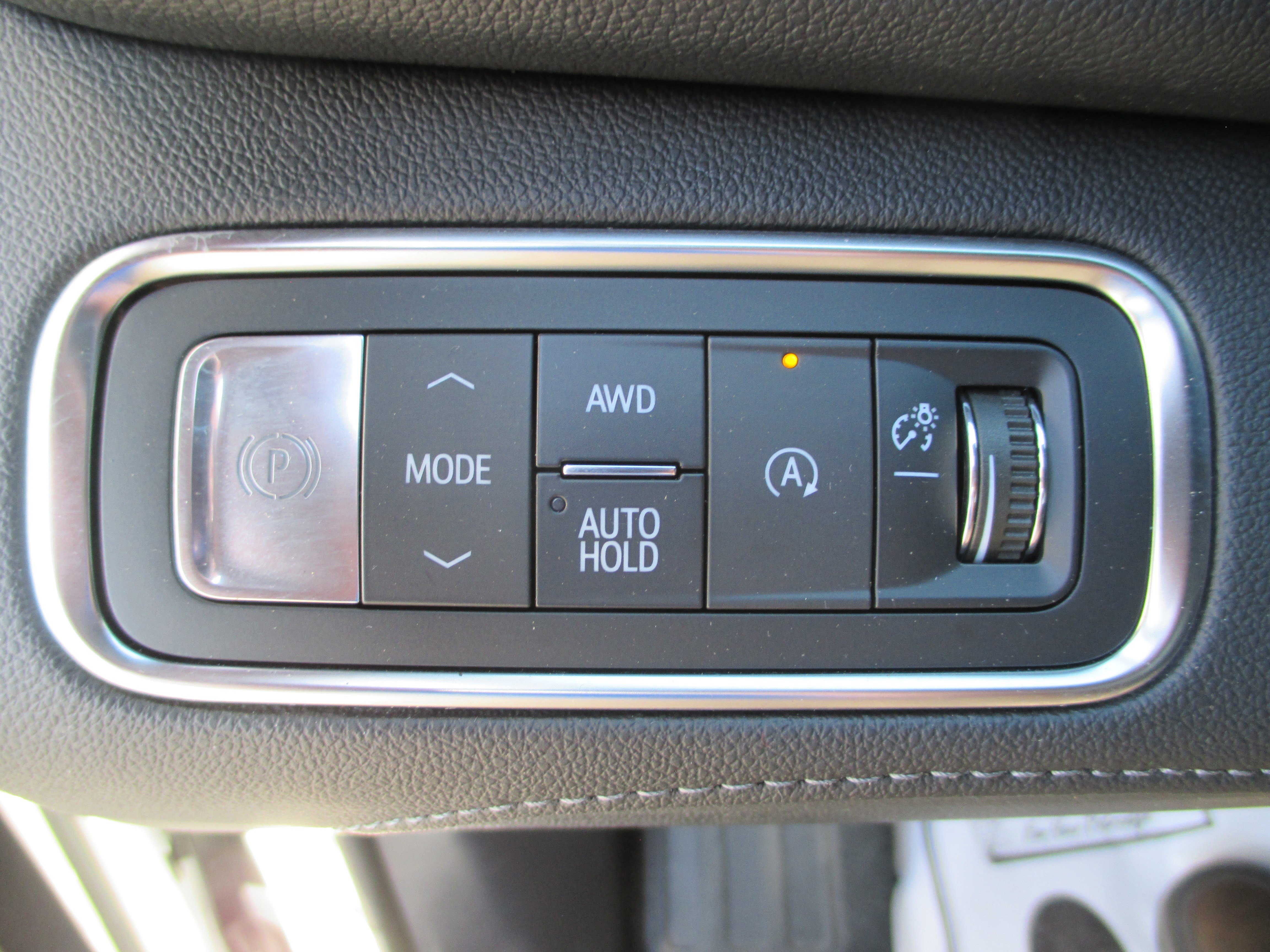 Used 2025 Buick Enclave Sport Touring AWD/4WD image 19