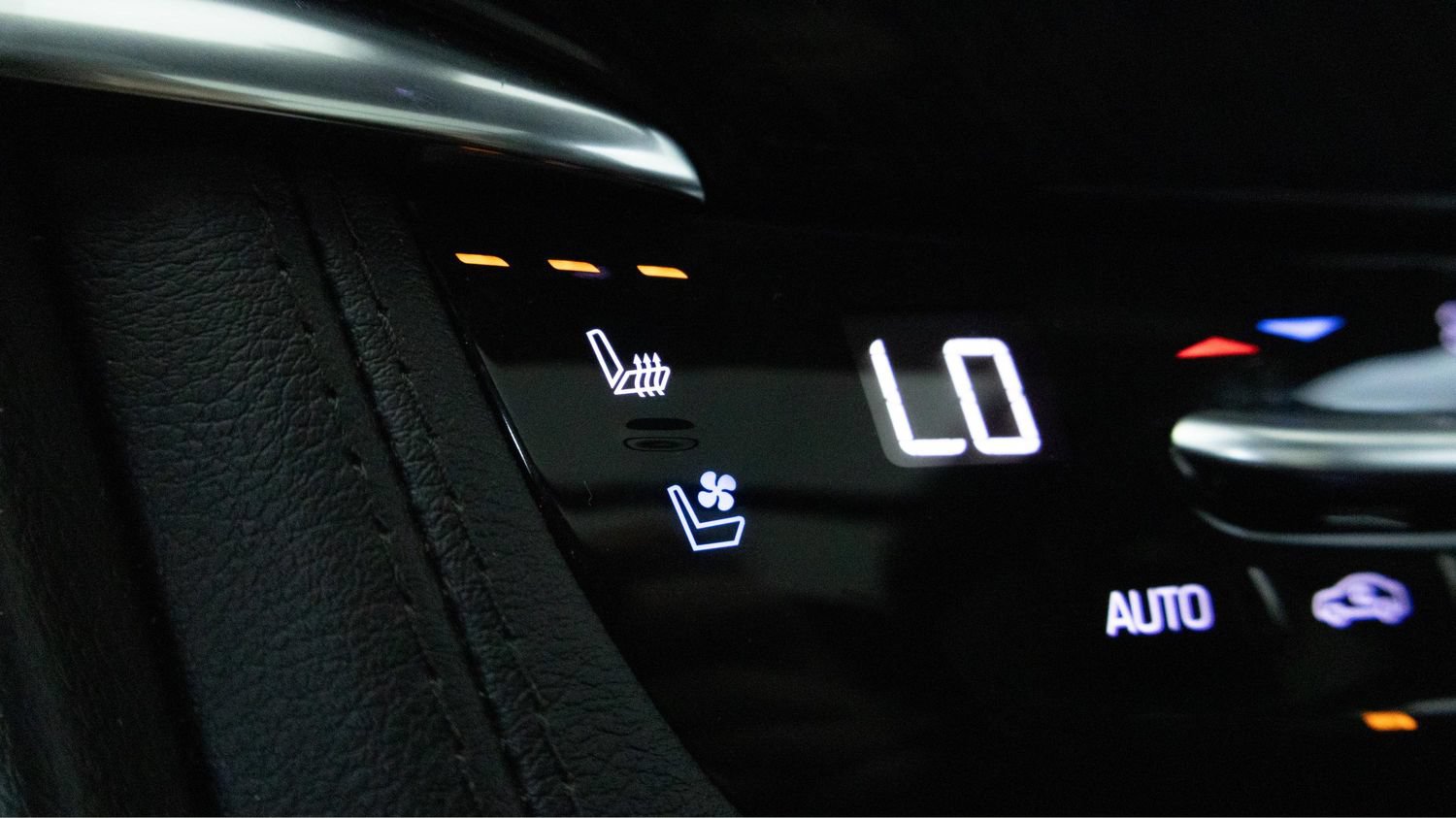 Used 2023 Cadillac XT6 Premium Luxury w/ Technology Package FWD image 22