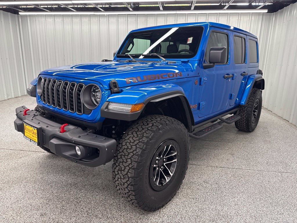 Used 2025 Jeep Wrangler Unlimited Rubicon AWD/4WD image 3