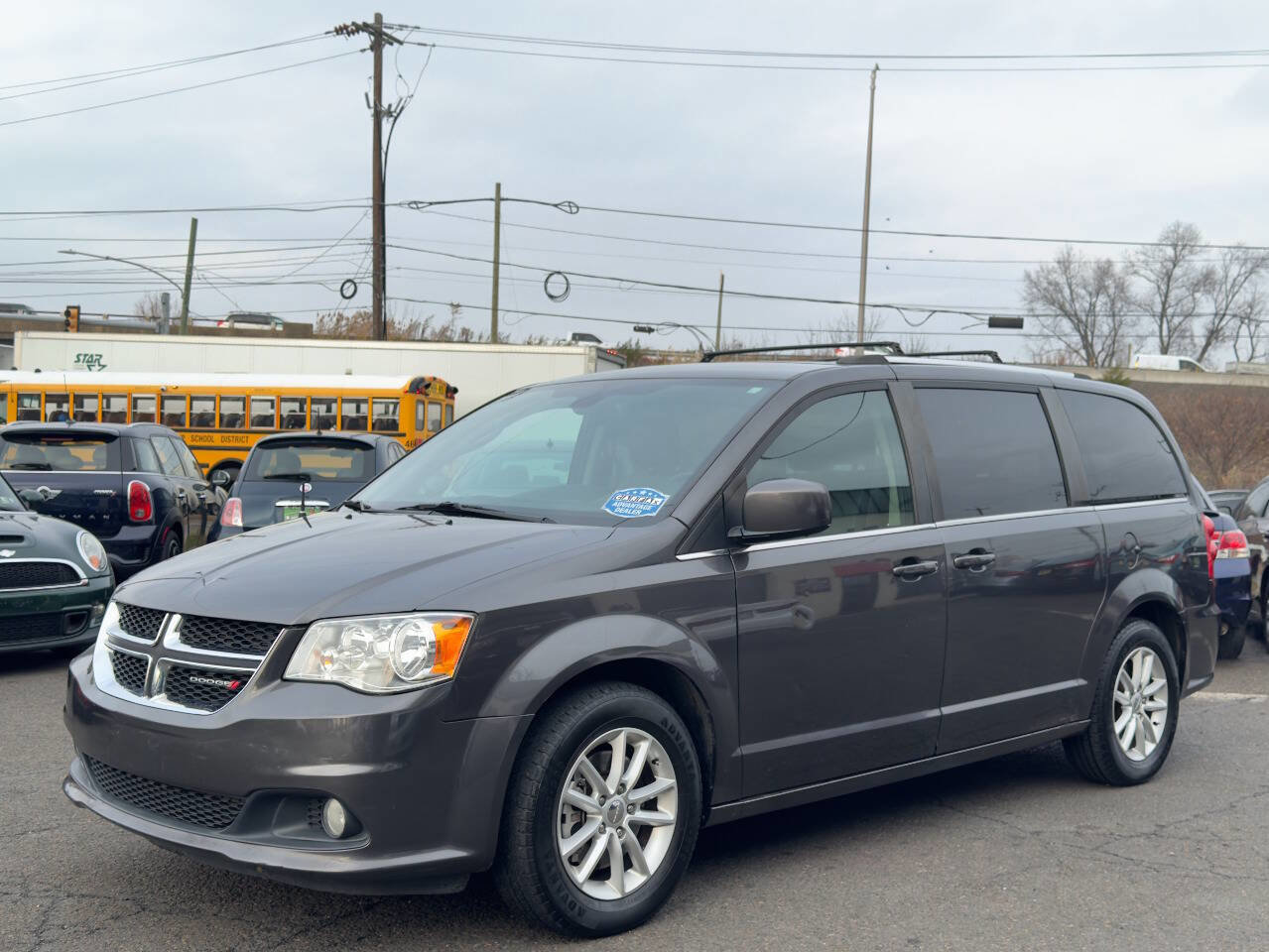 Used 2018 Dodge Grand Caravan SXT image 2