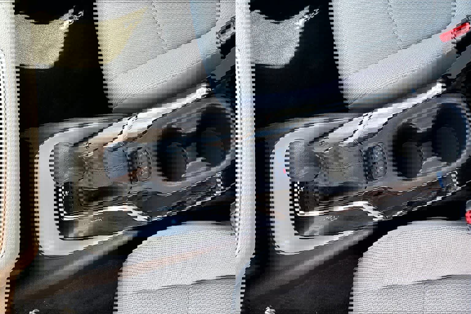 Used 2022 Toyota Corolla LE image 15