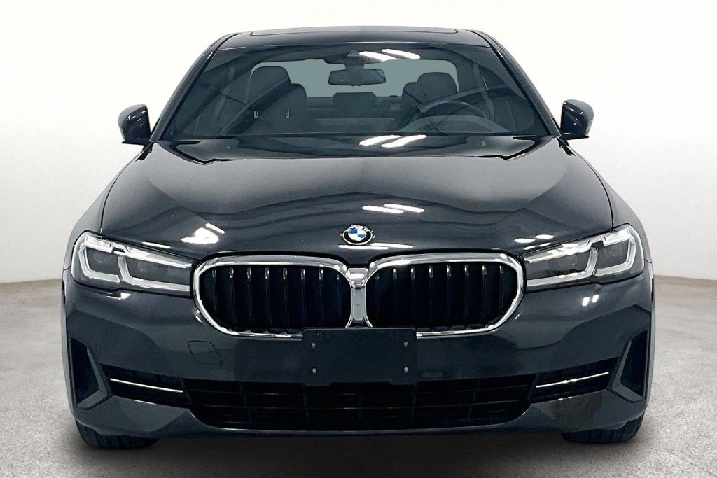 Used 2023 BMW 530i xDrive AWD/4WD image 3