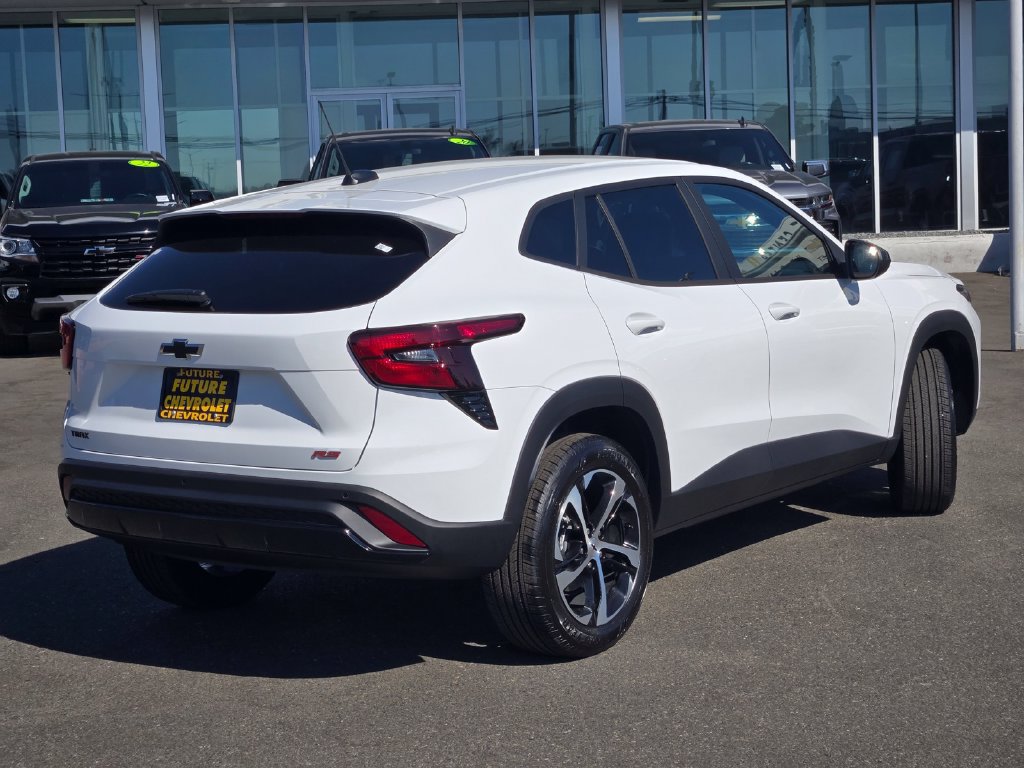 New 2026 Chevrolet Trax RS w/ Driver Confidence Package FWD image 4