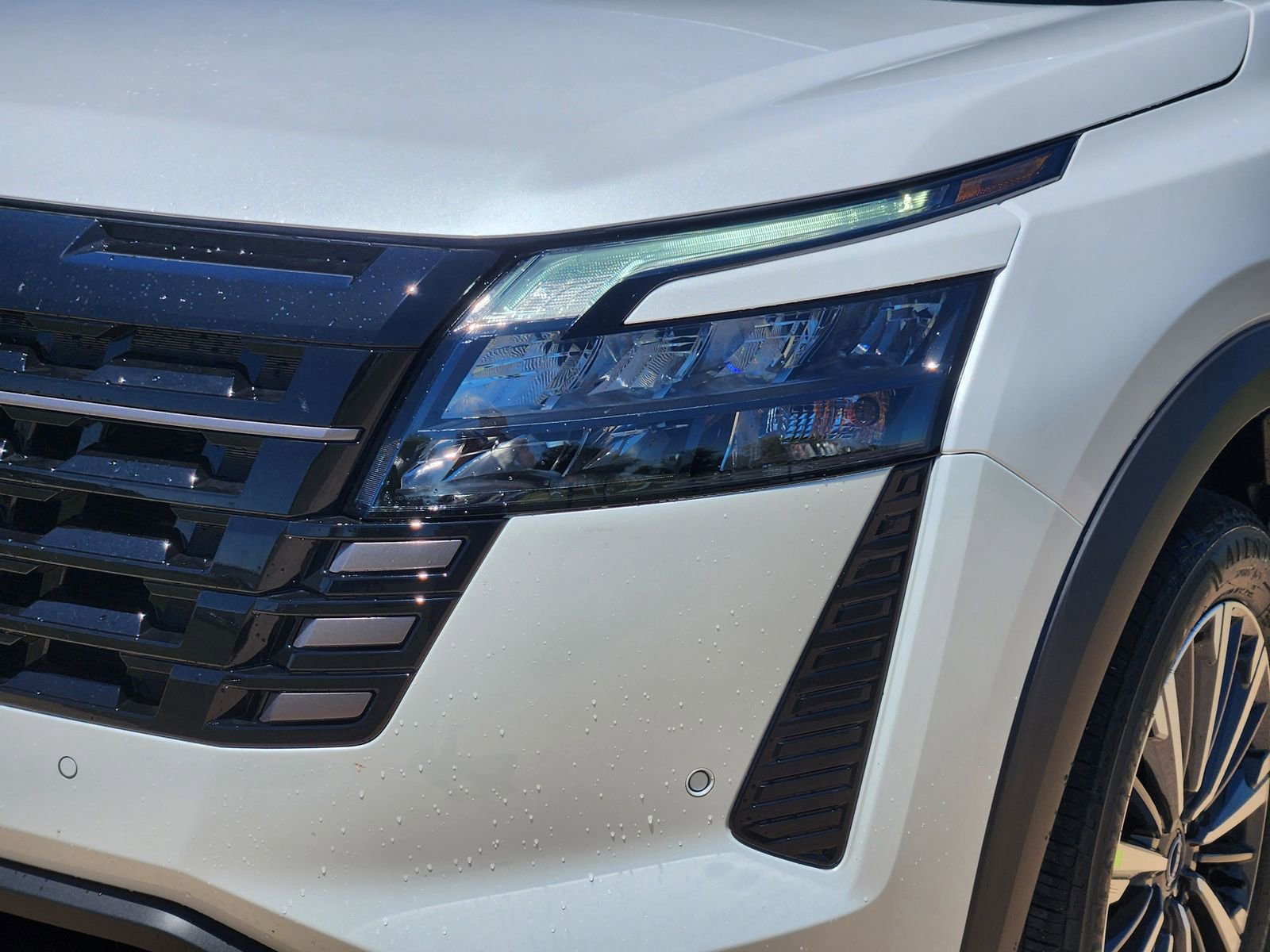 New 2026 Nissan Pathfinder Platinum AWD/4WD image 9