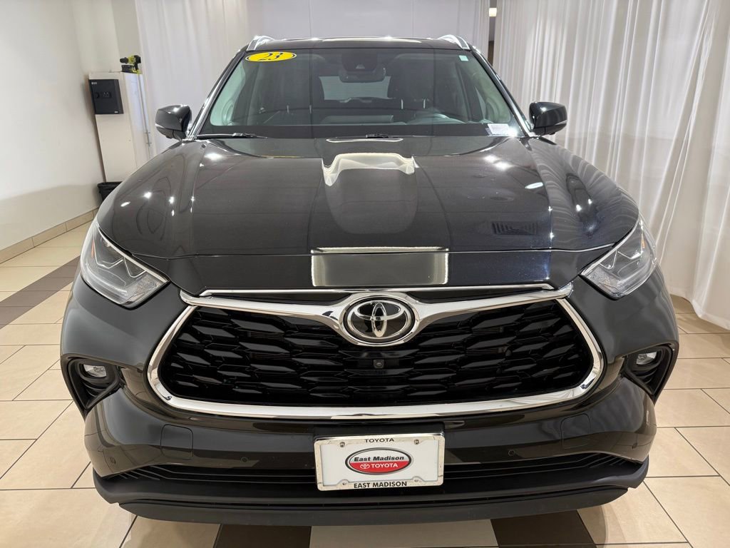 Used 2023 Toyota Highlander Limited AWD/4WD image 8