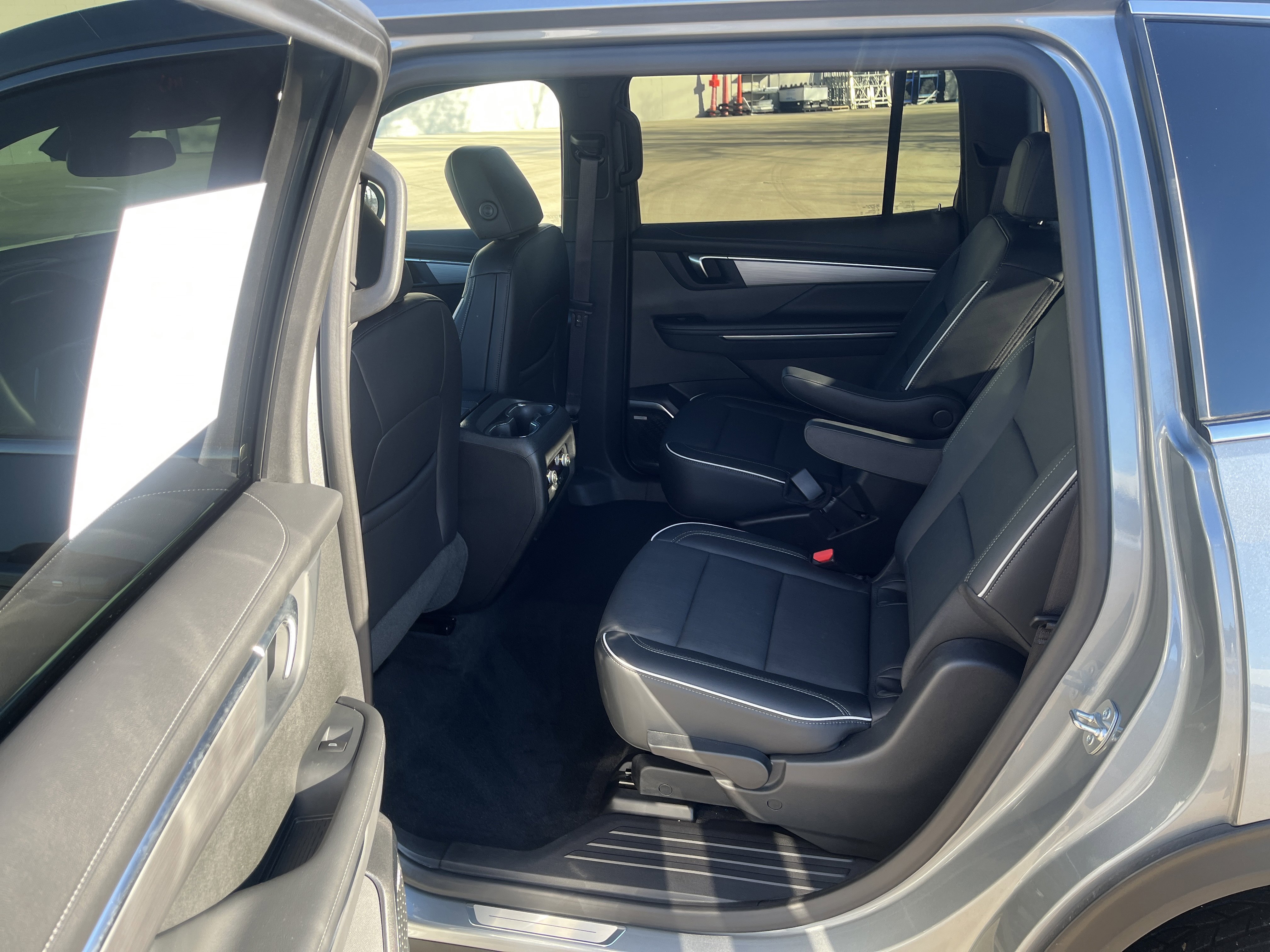 Used 2025 Buick Enclave Preferred image 13