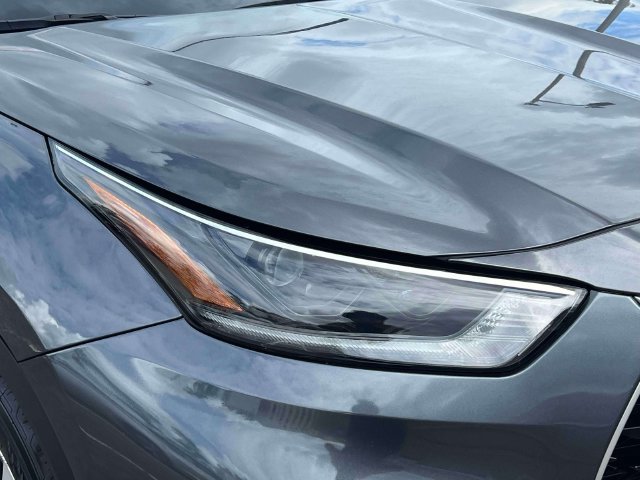 Used 2024 Toyota Highlander XLE AWD/4WD image 12