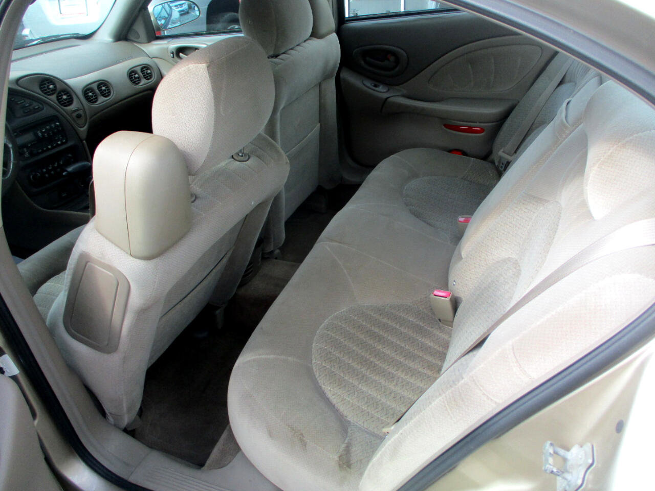 Used 2005 Pontiac Bonneville SLE image 9