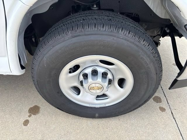 New 2026 Chevrolet Express 3500 w/ Power Convenience Package RWD image 20