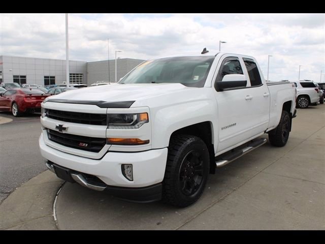 Used 2018 Chevrolet Silverado 1500 LT w/ All Star Edition AWD/4WD image 3