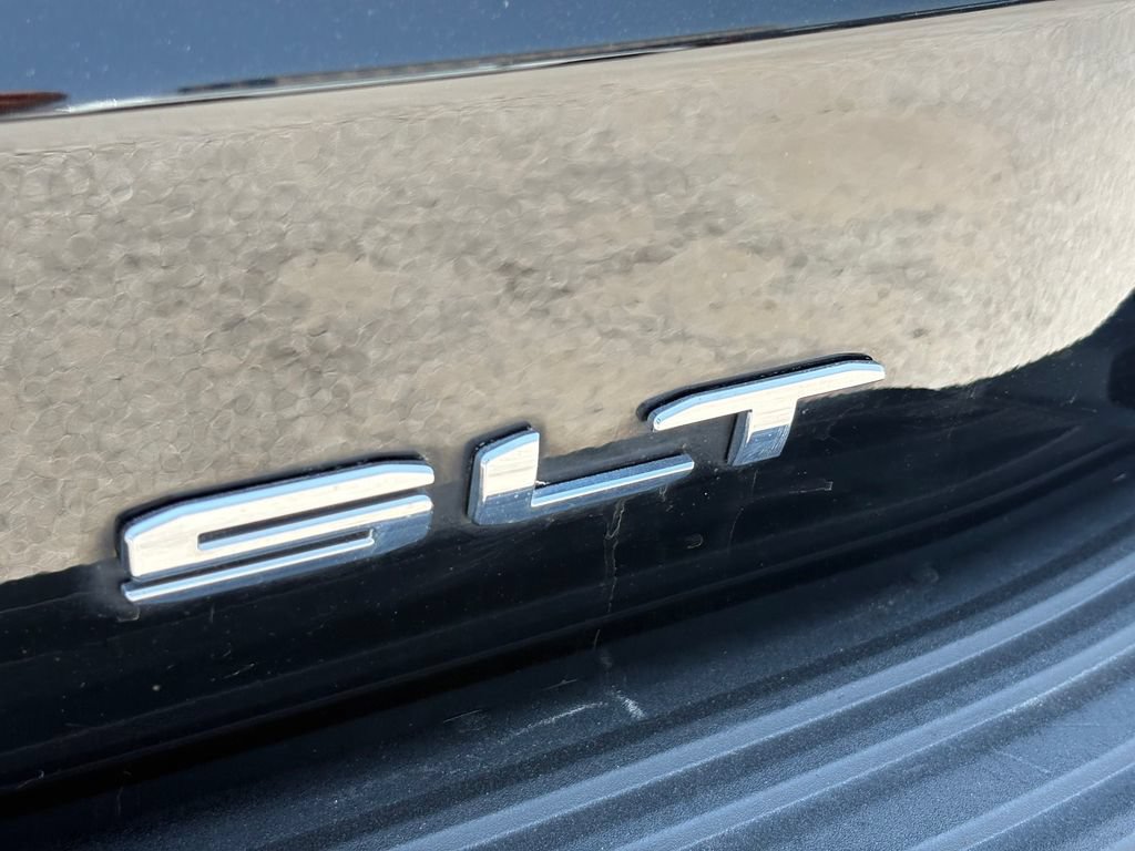 Used 2022 GMC Yukon SLT w/ SLT Premium Package AWD/4WD image 13