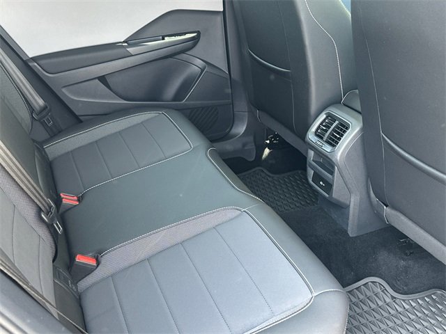 Used 2023 Volkswagen Taos SE w/ Panoramic Sunroof Package image 31