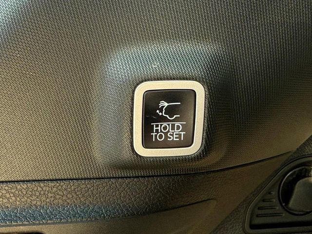 Certified 2025 Jeep Grand Cherokee Overland w/ Luxury Tech Group IV image 9