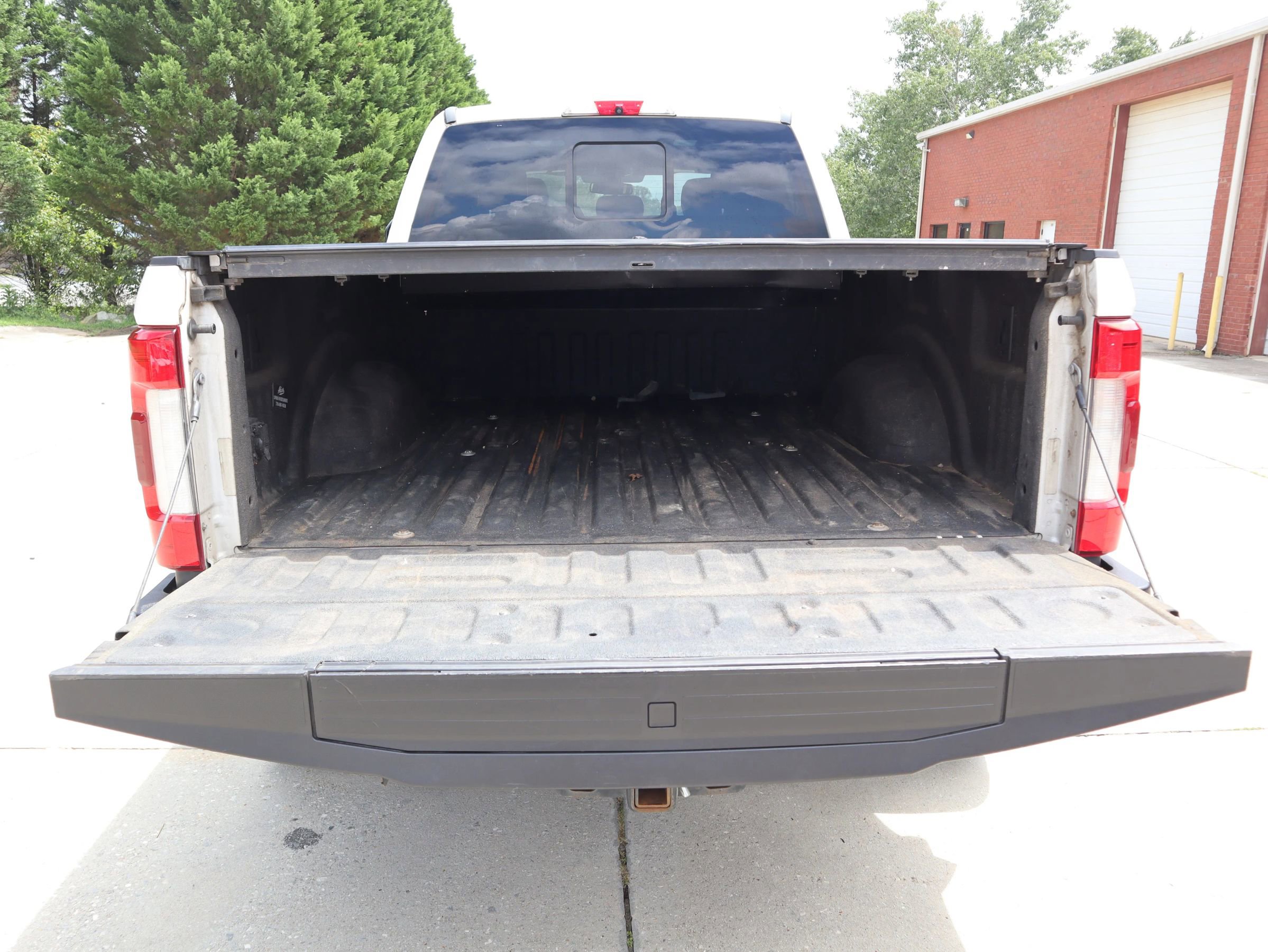 Used 2018 Ford F250 Platinum w/ Platinum Ultimate Package image 5