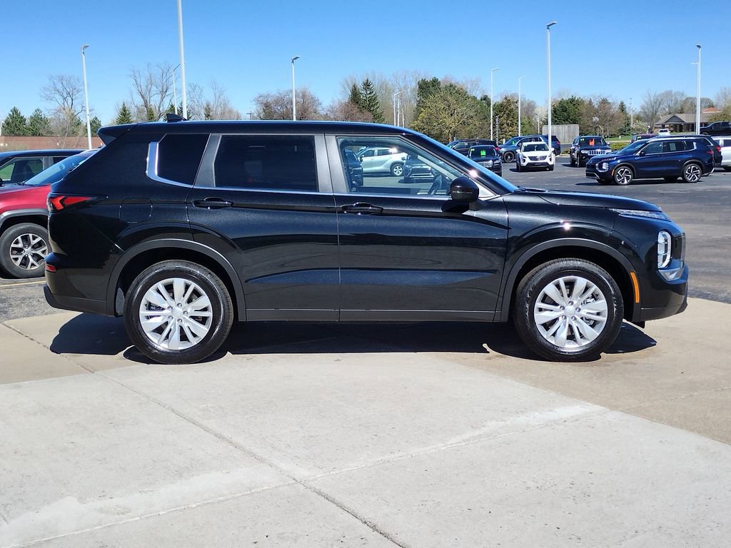 New 2026 Mitsubishi Outlander ES AWD/4WD image 14