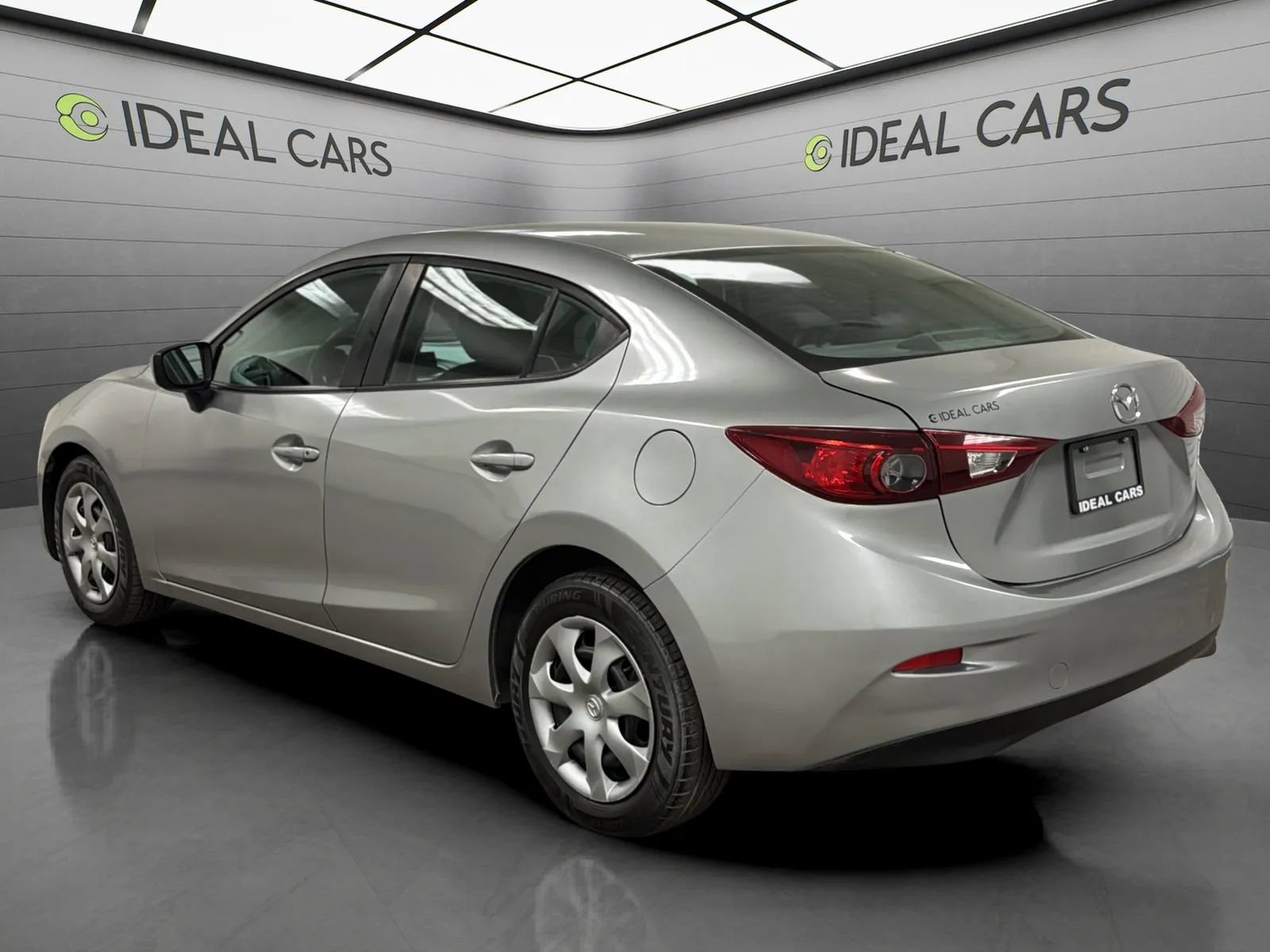 Used 2015 MAZDA MAZDA3 i SV FWD image 7