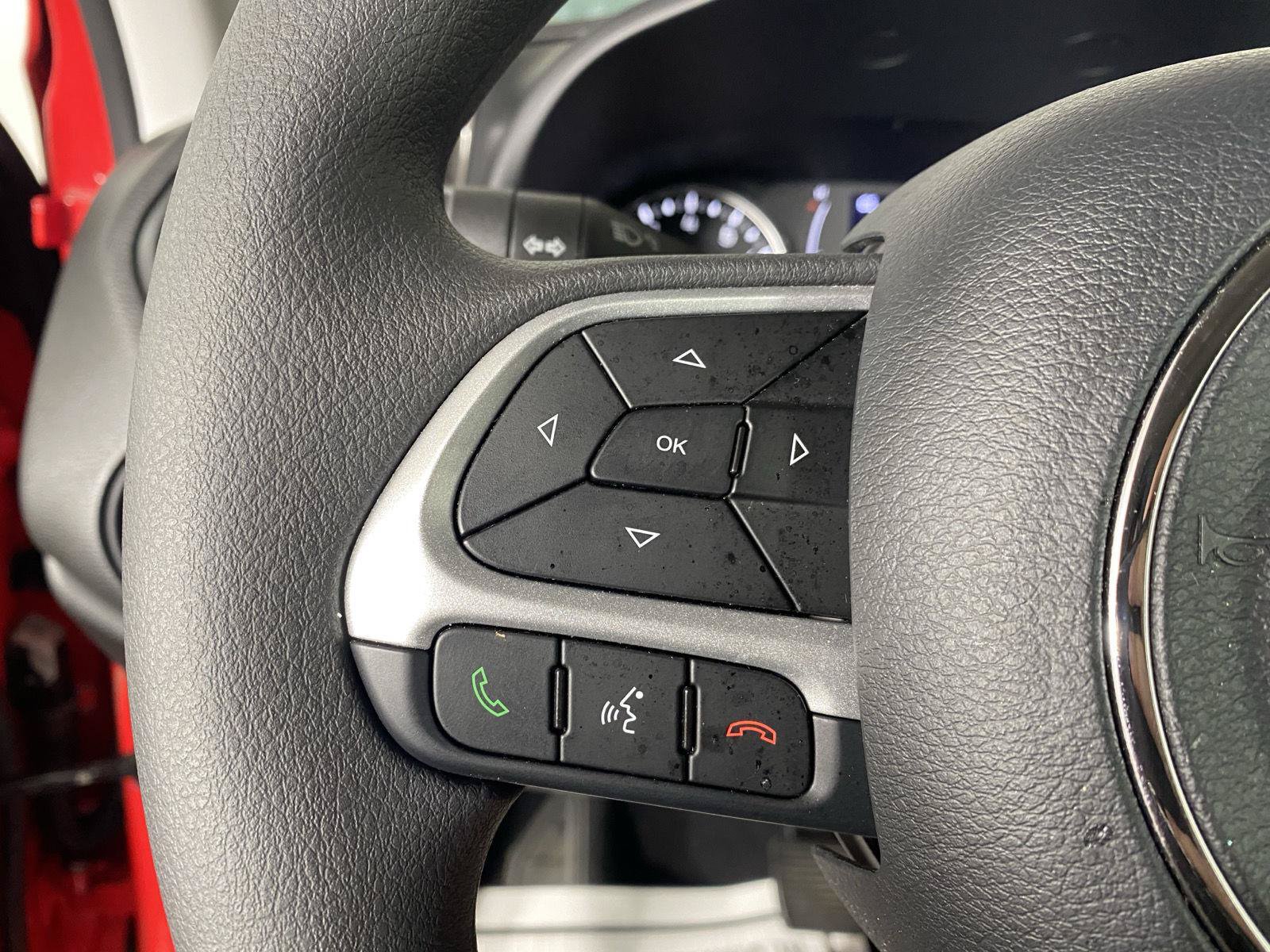 Used 2023 Jeep Renegade Latitude AWD/4WD image 18