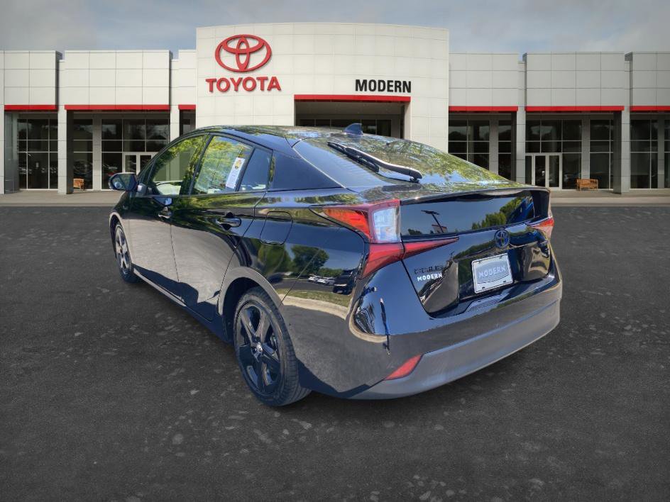 Certified 2022 Toyota Prius FWD image 5