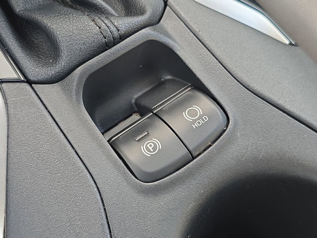 Used 2022 Toyota Corolla Cross L image 26