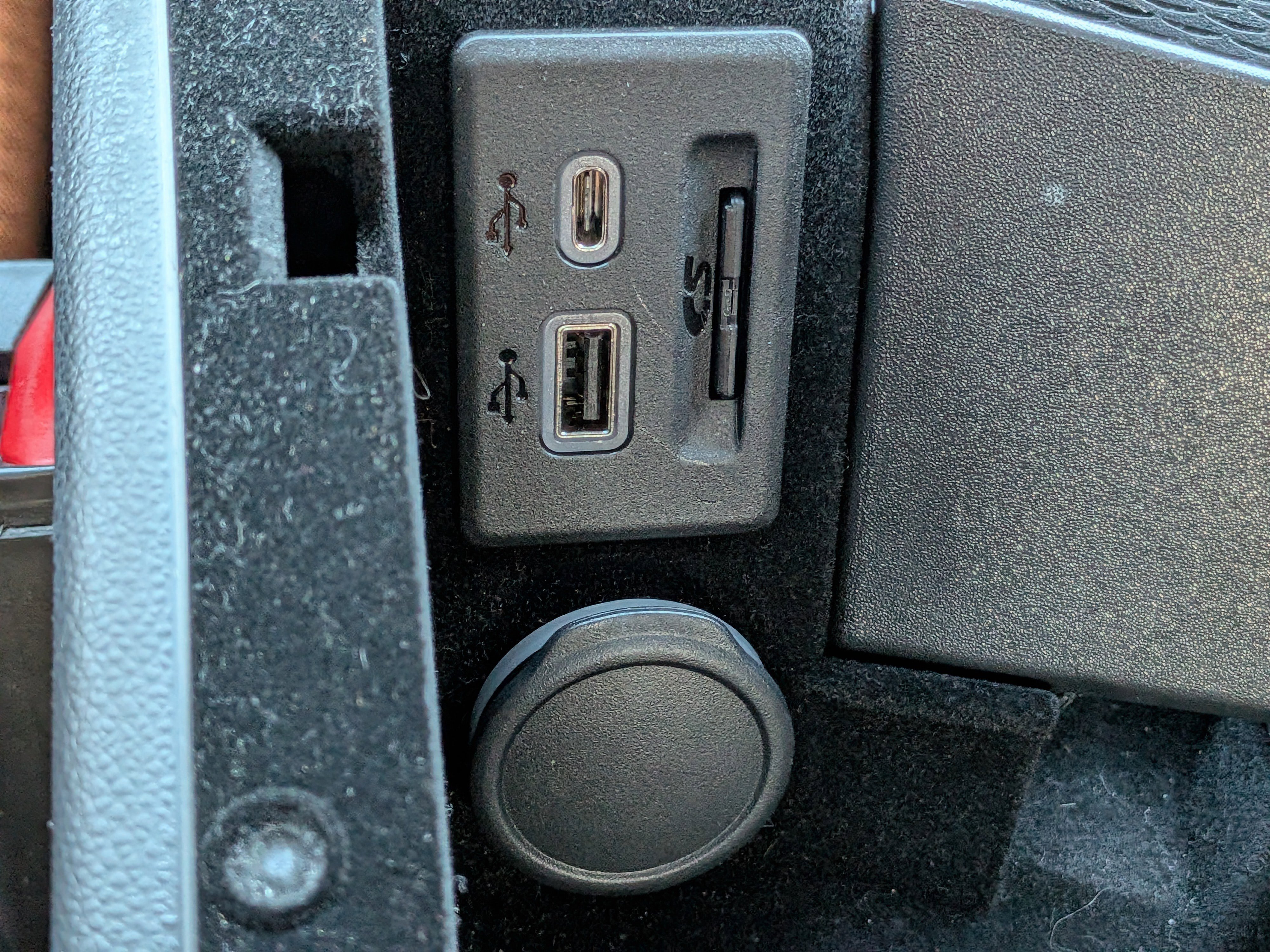 Certified 2023 Cadillac CT4 Premium Luxury AWD/4WD image 27