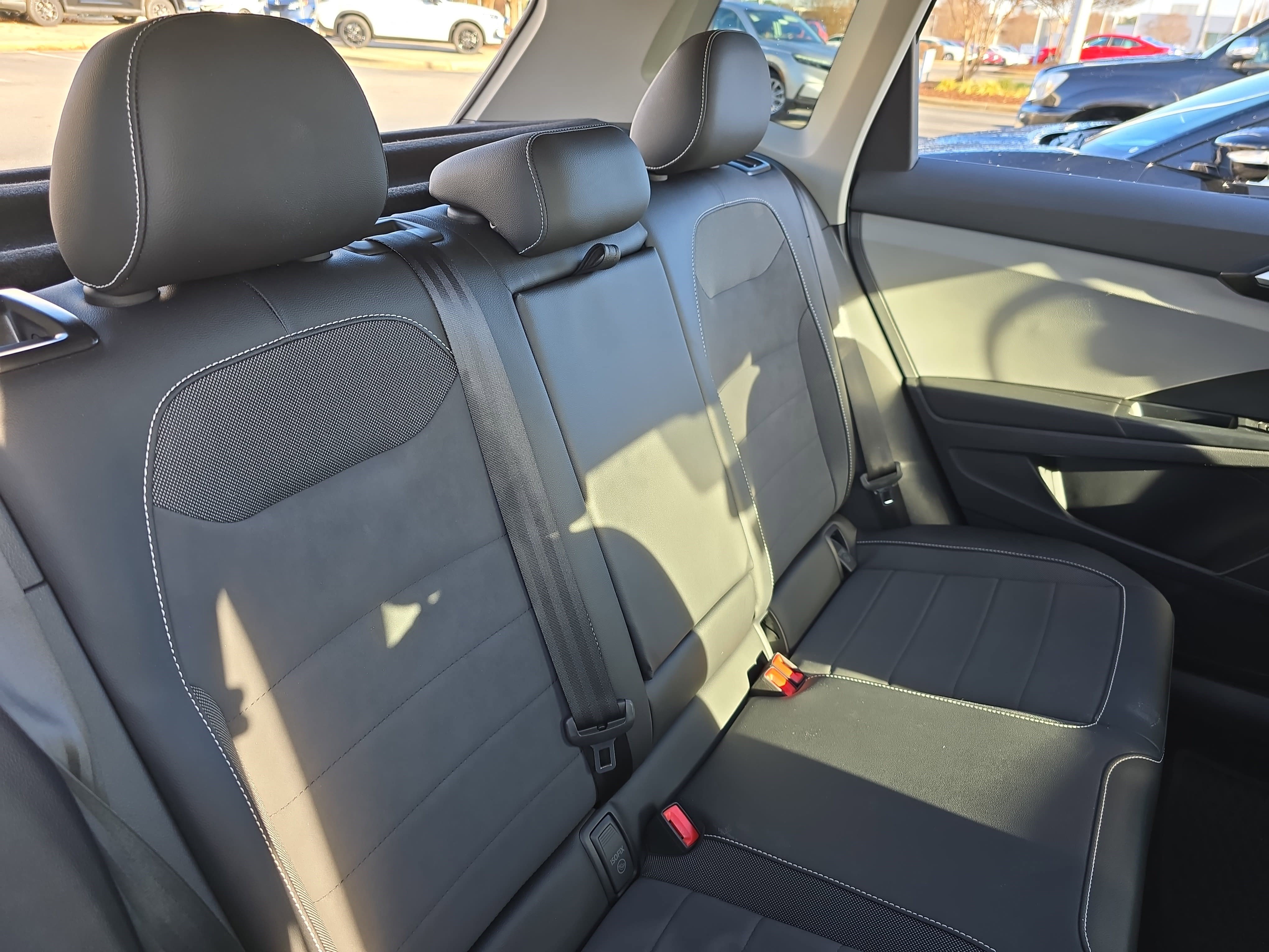 Used 2022 Volkswagen Taos SE image 12