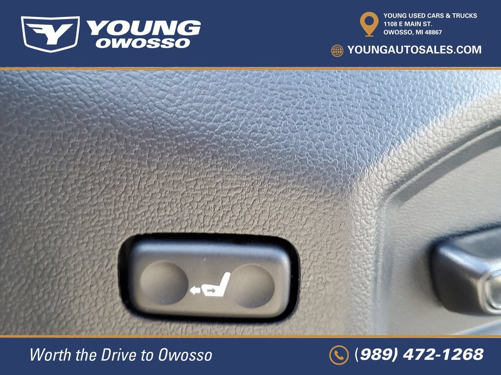 Used 2025 Toyota Sequoia Capstone AWD/4WD image 28