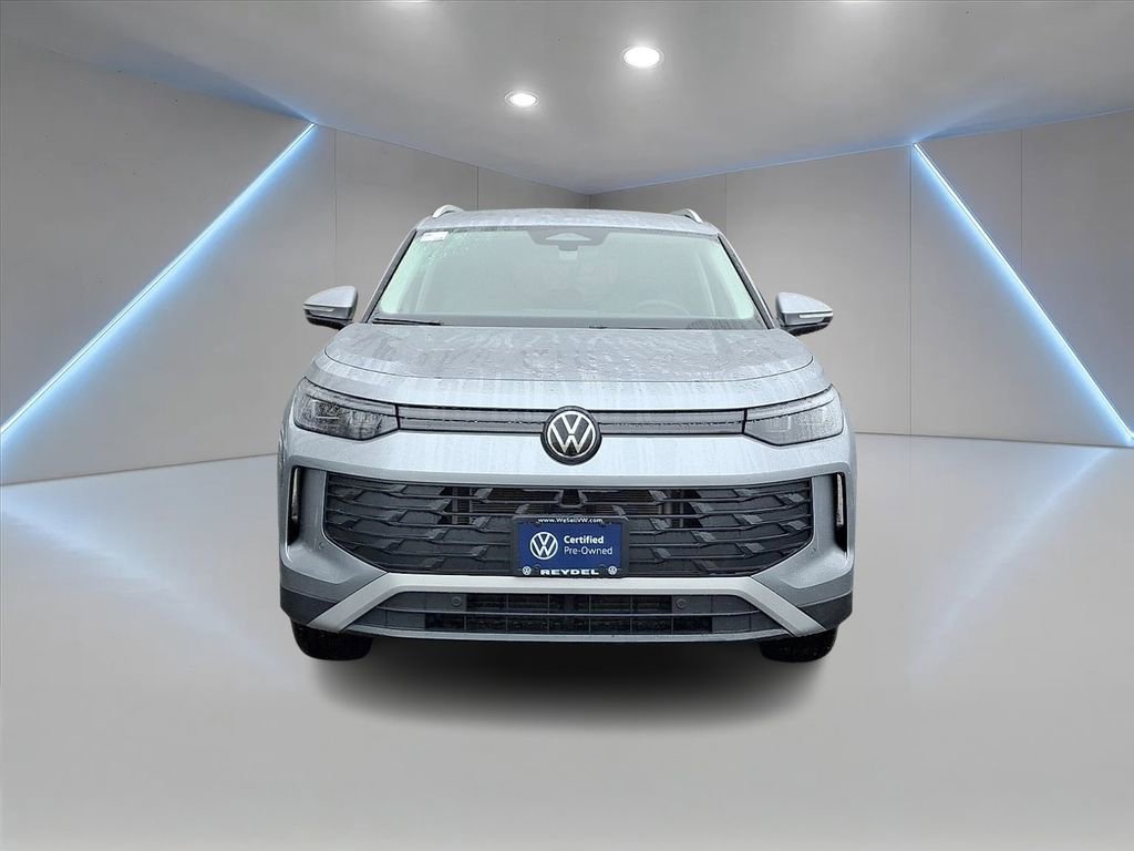 Used 2025 Volkswagen Tiguan S image 2