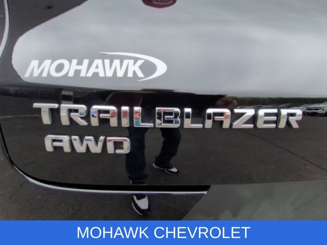 Used 2025 Chevrolet TrailBlazer LT AWD/4WD image 31