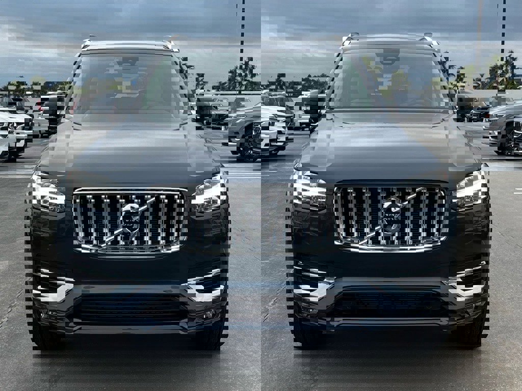 Used 2025 Volvo XC90 B6 Plus w/ Protection Package Premier image 2