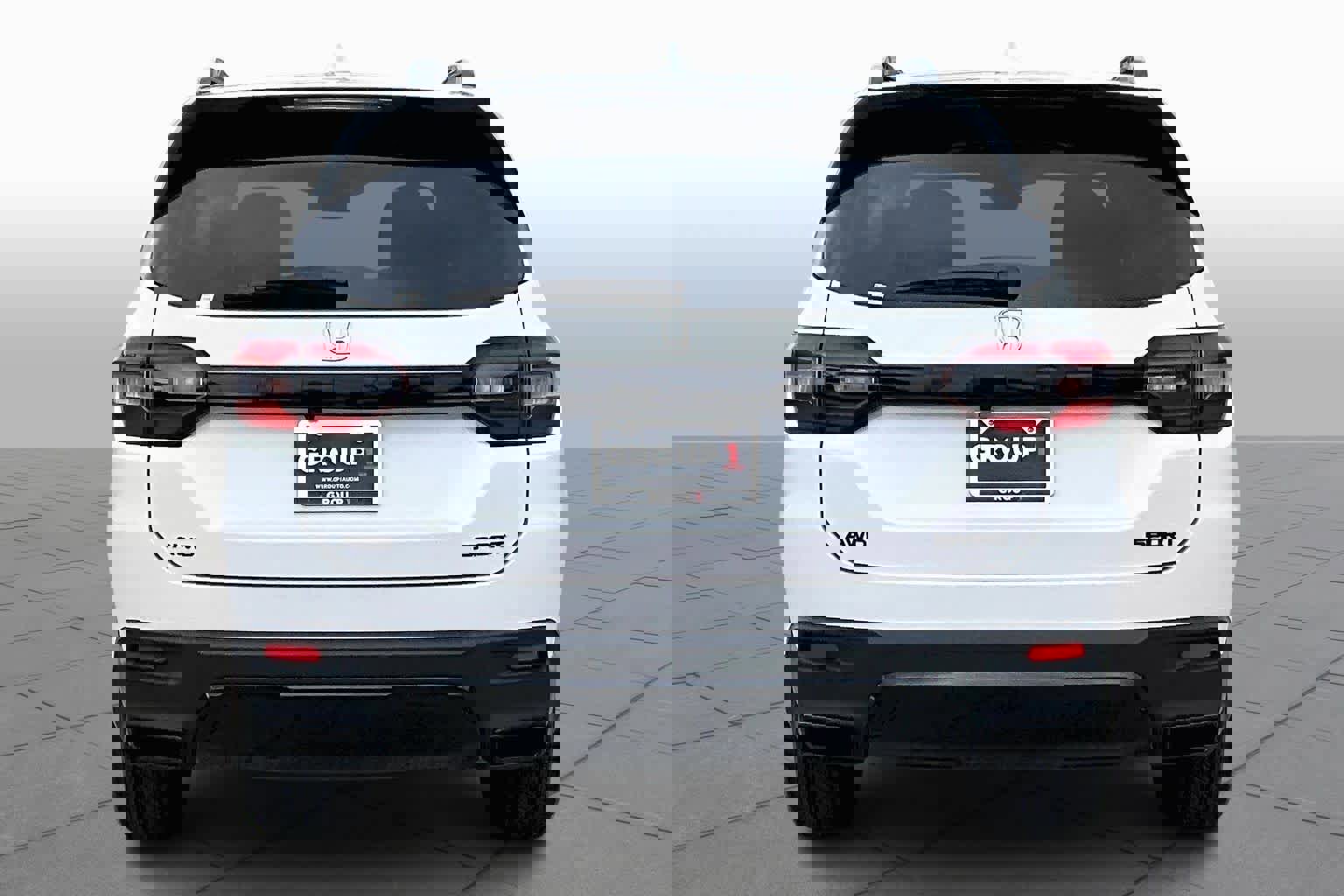 New 2026 Honda Pilot Sport image 4