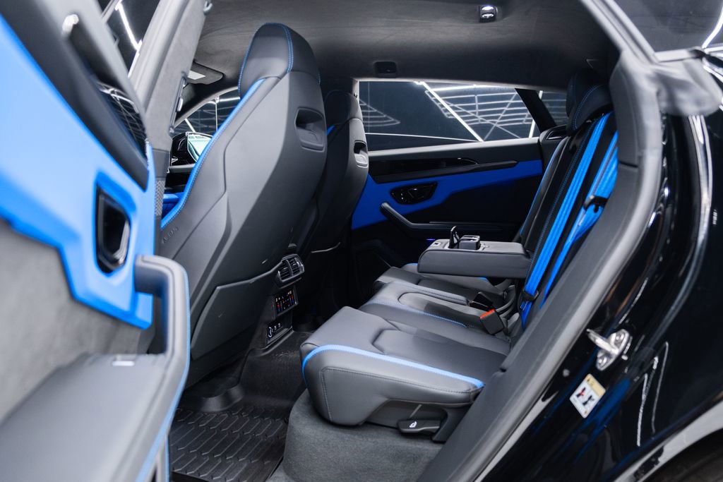 Used 2025 Lamborghini Urus SE image 18