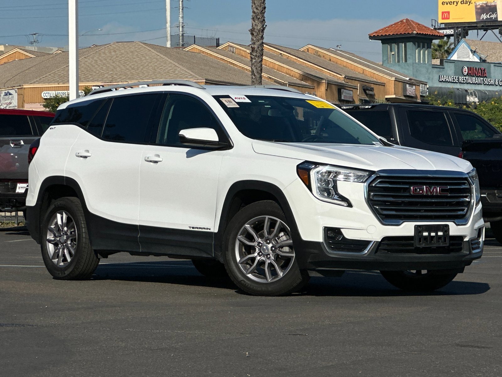 Used 2024 GMC Terrain SLT image 8