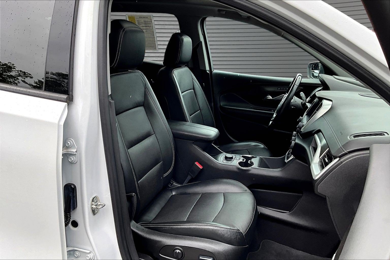 Used 2022 GMC Terrain SLT w/ Infotainment Package II AWD/4WD image 21