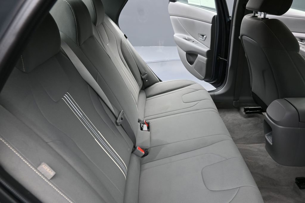 Certified 2024 Hyundai Elantra SEL FWD image 28