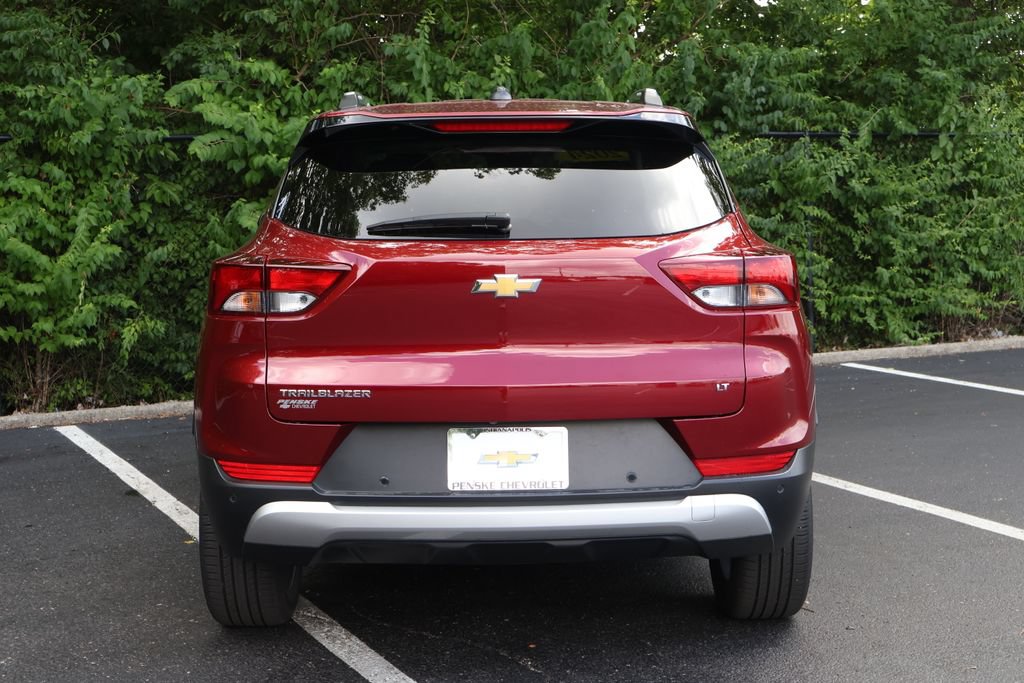 Used 2024 Chevrolet TrailBlazer LT w/ LT Cold Weather Package FWD image 8
