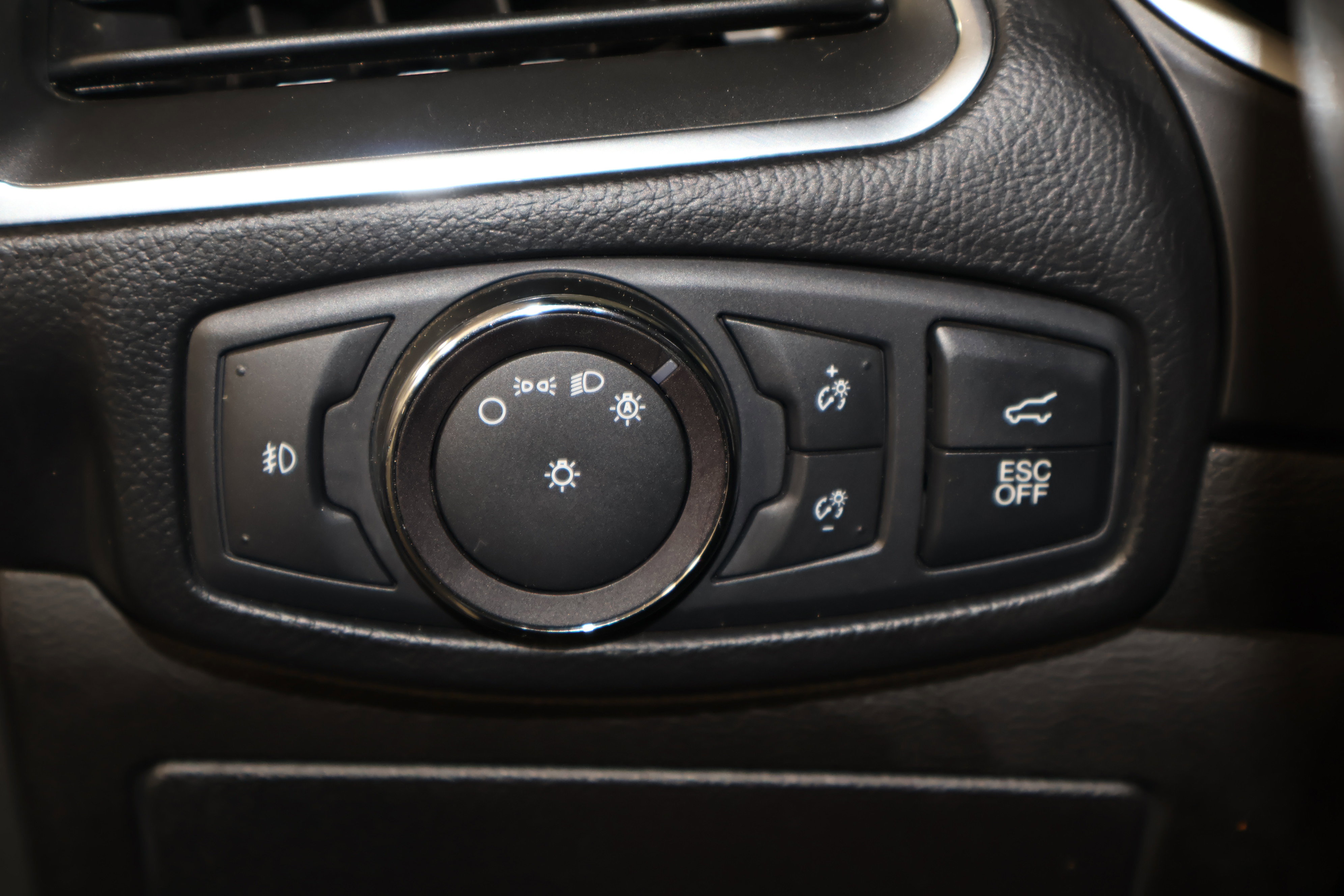 Used 2019 Ford Edge ST w/ Convenience Package image 36