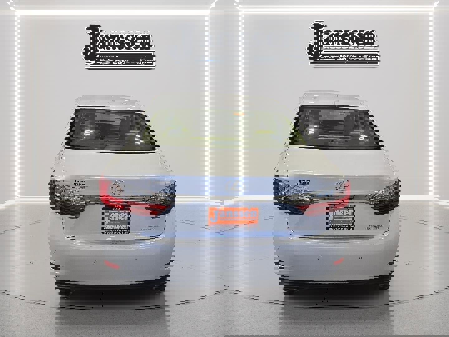 Used 2016 Lexus ES 350 w/ Luxury Package w/Wood Trim image 4