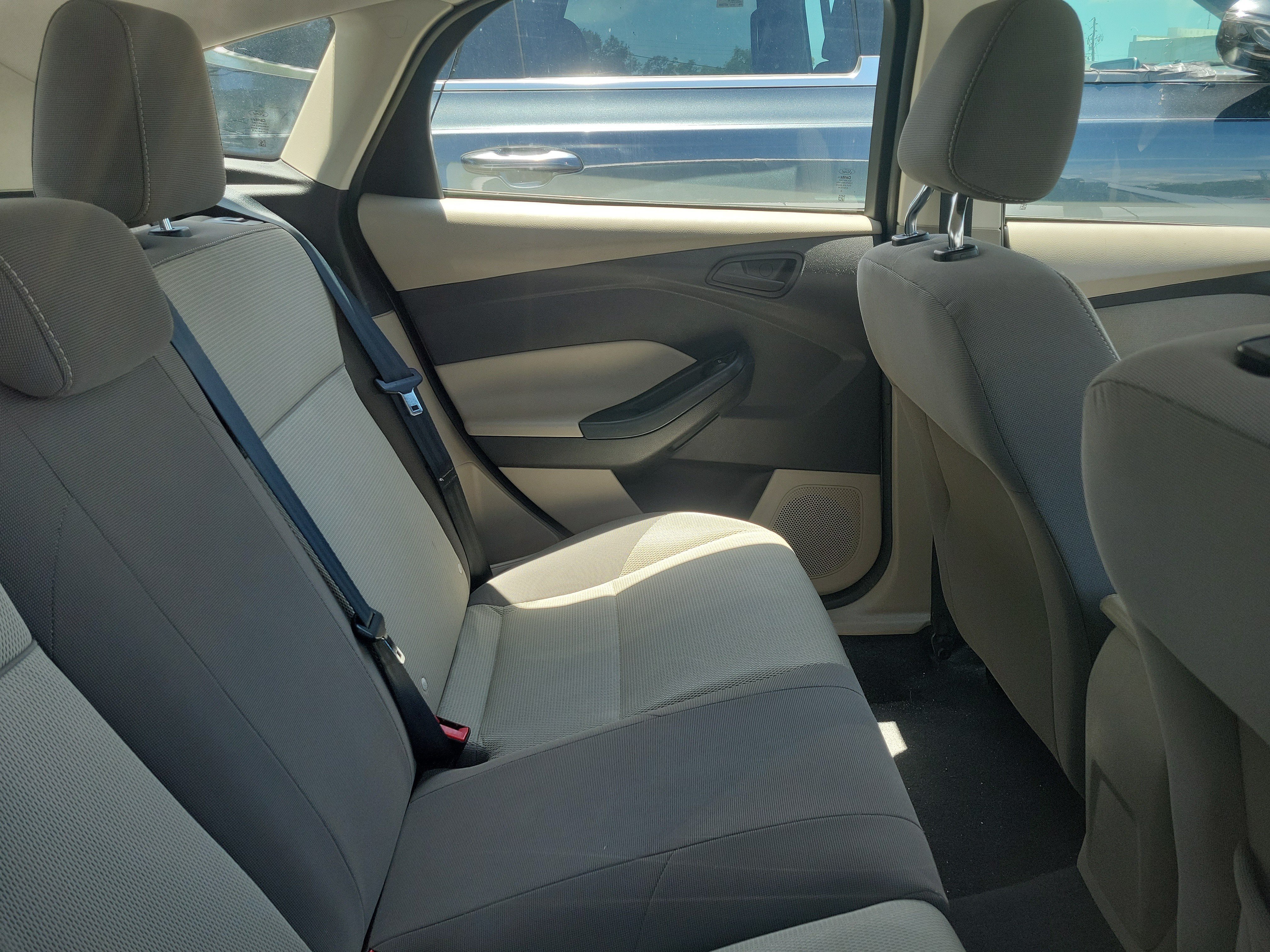 Used 2012 Ford Focus SE FWD image 10
