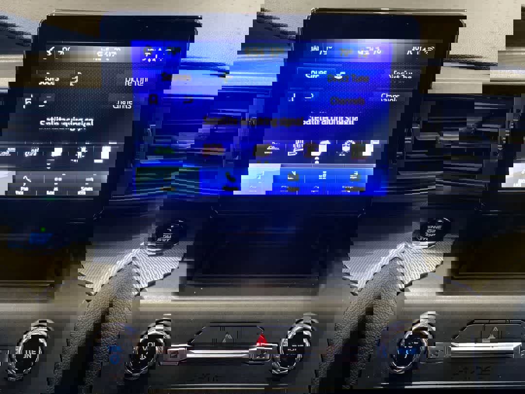 Used 2020 Ford Explorer XLT w/ Comfort Package image 19