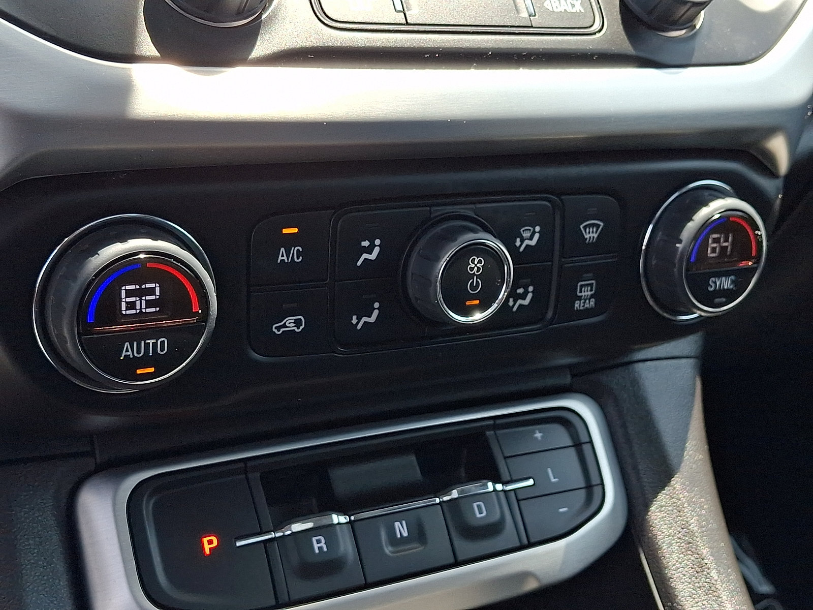 Used 2023 GMC Acadia SLE w/ Driver Convenience Package AWD/4WD image 19