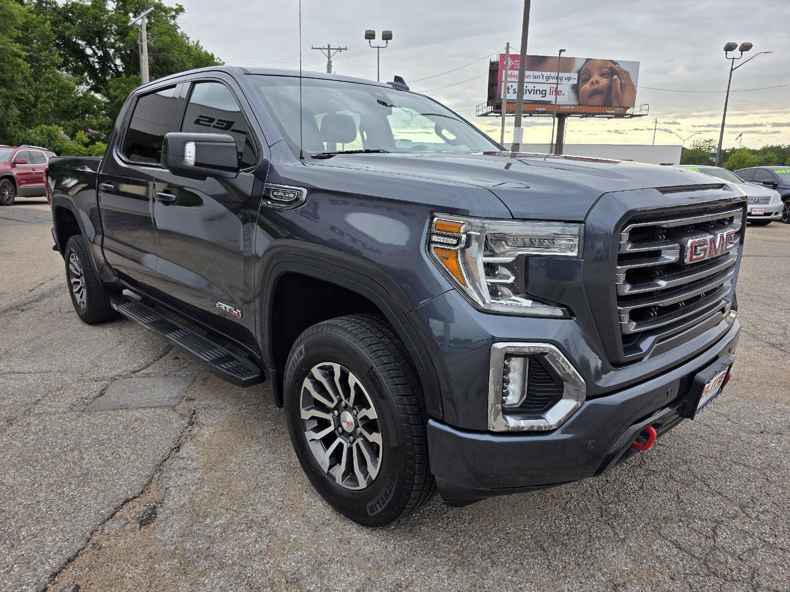 Used 2020 GMC Sierra 1500 AT4 w/ AT4 Premium Package AWD/4WD image 3